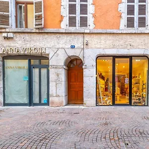 Joli T2 Au Cœur De La Vieille Dannecy Proche Du Lac Appartement Annecy