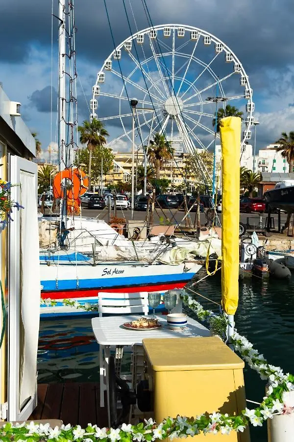 Alghero House Boat 0*,  Italie