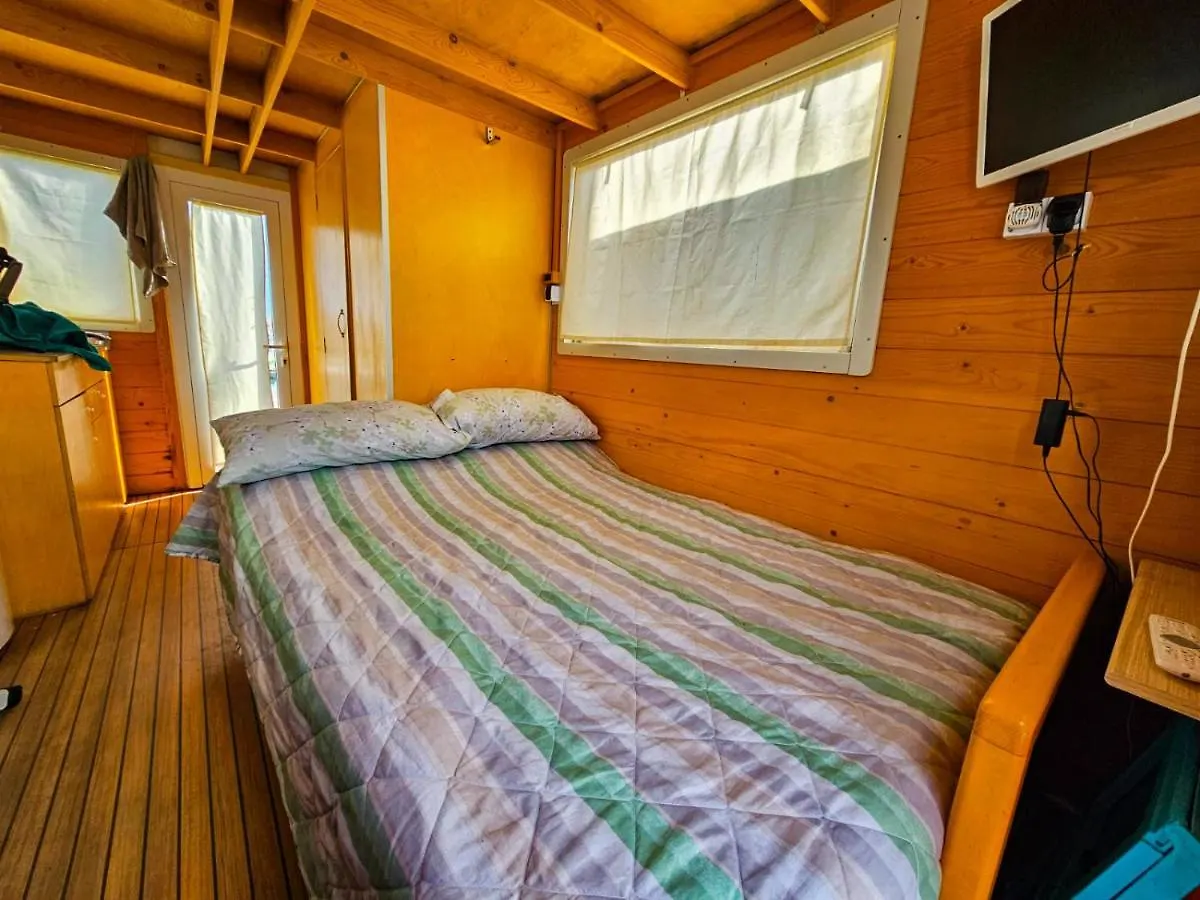 Alghero House Boat Bateau-hôtel